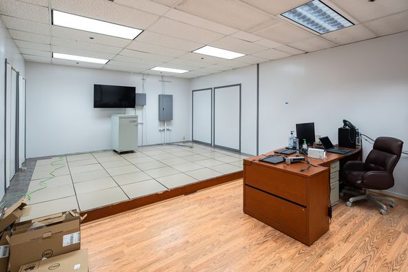 Large Office/Warehouse or Creative Workspace: 14401 Owen Tech Blvd, Austin, TX 78728